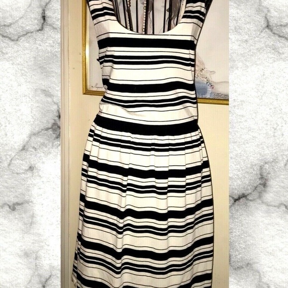 J.CREW BLACK & IVORY STRIPED DRESS~BACK BUTTONS~M - Picture 2 of 7